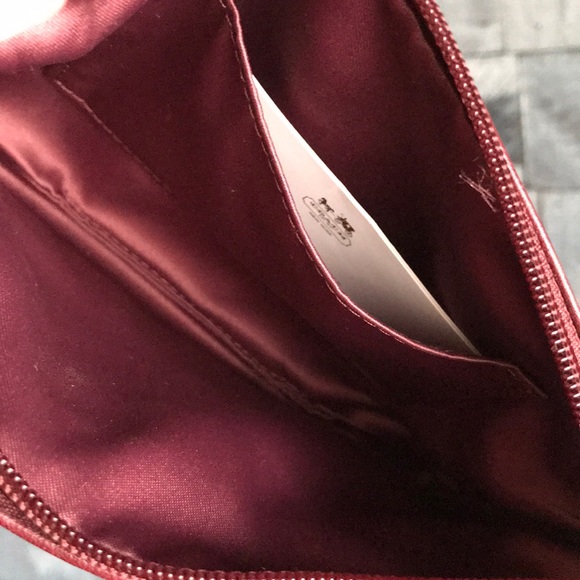 Coach large quilted leather wristlet - Picture 4 of 5